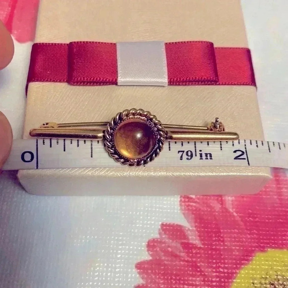 Vintage 🏵️ ( Eastern European style) Brooch 🏵️ No name No brand…just a brooch - Picture 4 of 4